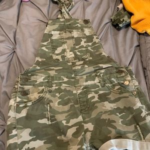 wore it once to zip line and never worn it again